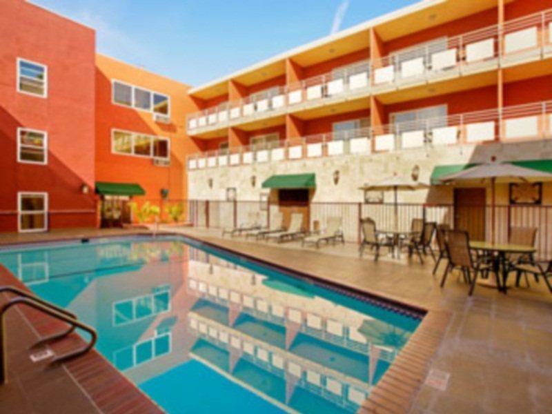 Hotel The Live 3*